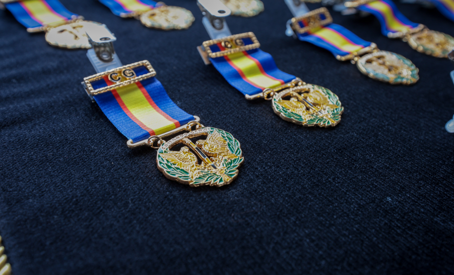 Autoridades do Estado recebem honrarias da Polícia Militar do Paraná