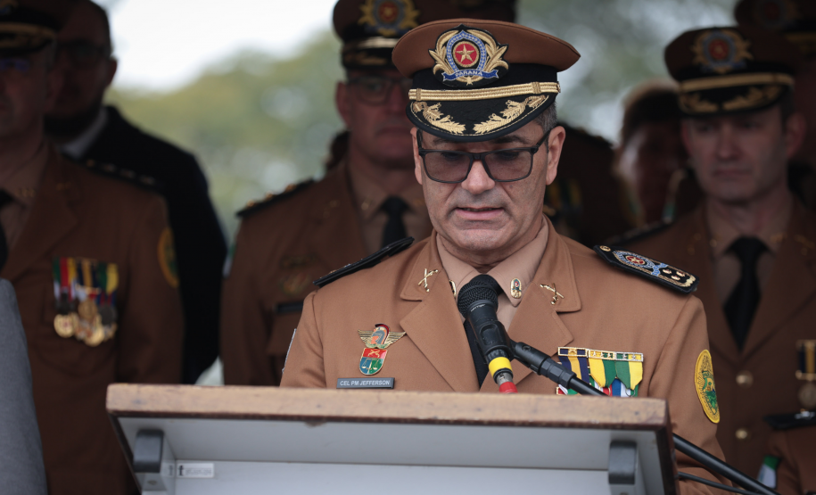 Autoridades do Estado recebem honrarias da Polícia Militar do Paraná