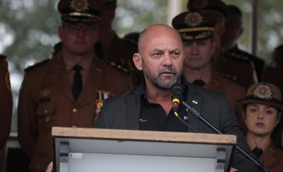 Autoridades do Estado recebem honrarias da Polícia Militar do Paraná