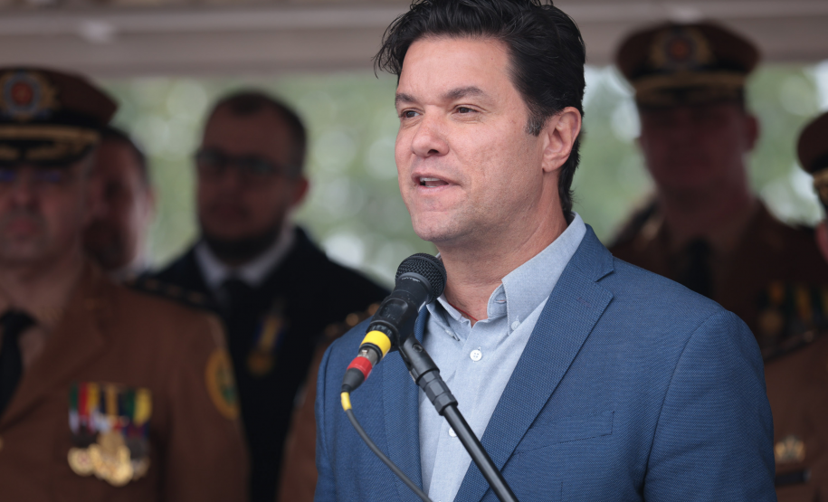 Autoridades do Estado recebem honrarias da Polícia Militar do Paraná