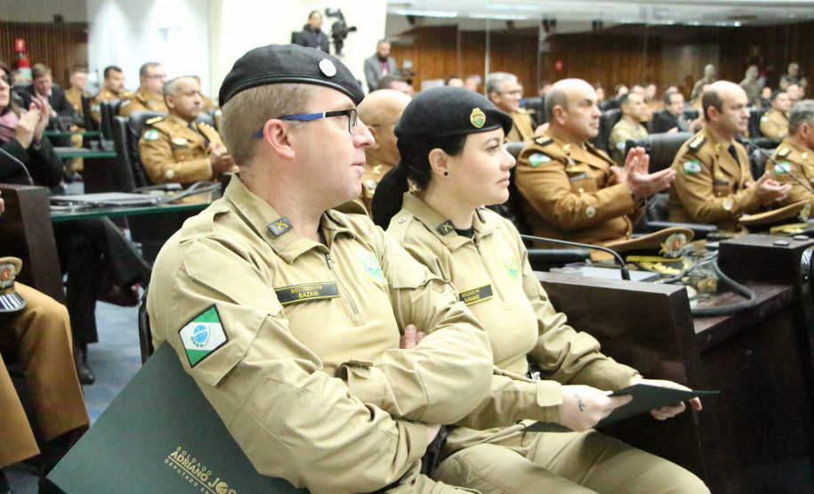 Sessão Solene na Assembleia Legislativa do Paraná celebra 171 anos da PMPR com homenagem a policiais militares