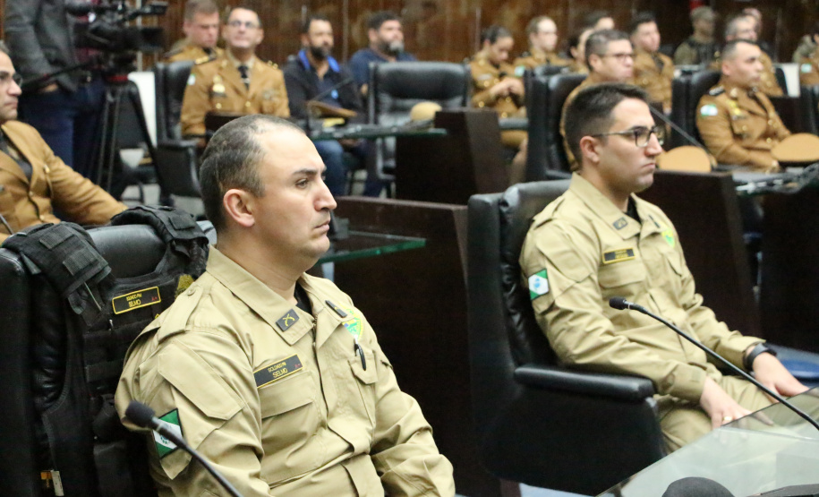 Sessão Solene na Assembleia Legislativa do Paraná celebra 171 anos da PMPR com homenagem a policiais militares