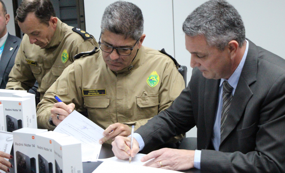 PMPR recebe 1,3 mil celulares apreendidos pelo Gaeco para reforçar o atendimento do 190