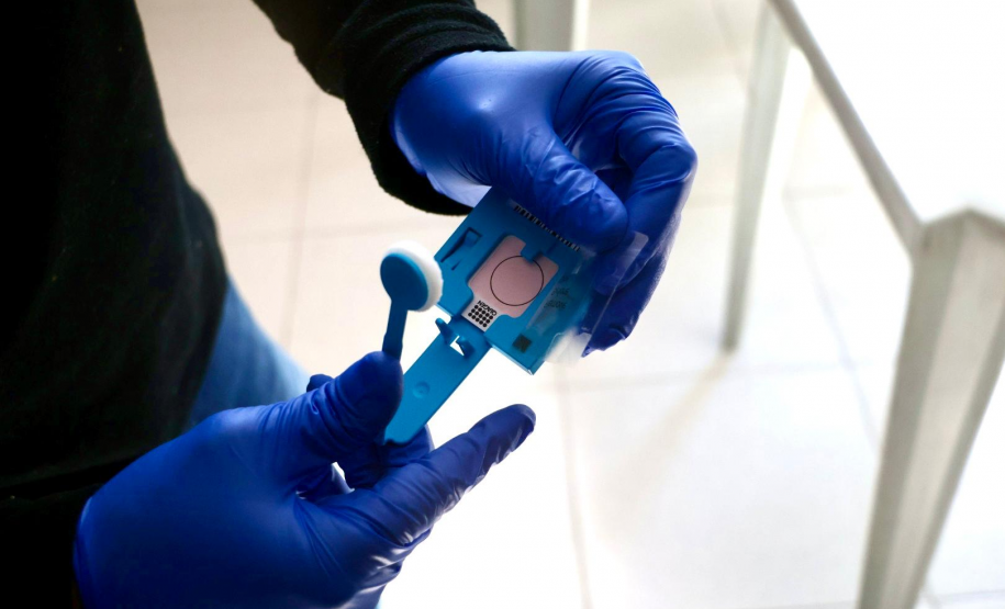 Mutirão coleta material genético de 394 presos na Casa de Custódia de Curitiba