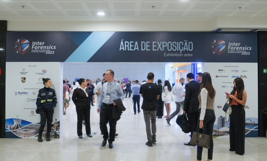 Polícia Científica do Paraná leva experiências para conferência internacional de ciências forenses
