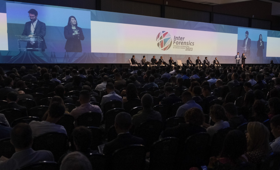 Polícia Científica do Paraná leva experiências para conferência internacional de ciências forenses