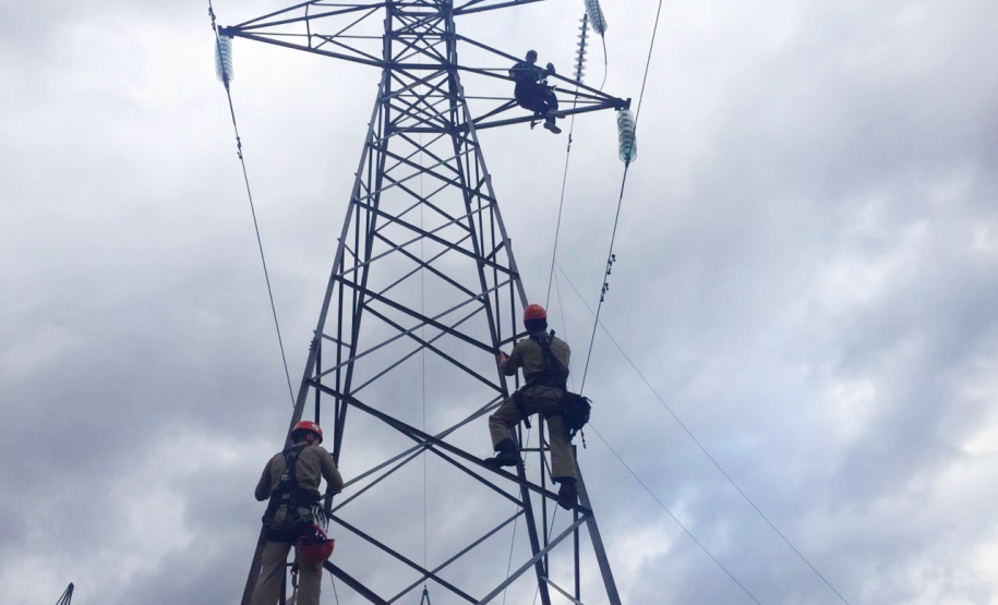 Bombeiros recebem curso de negociação em crises e preparo emocional para lidar com ocorrências de tentativa de suicídio