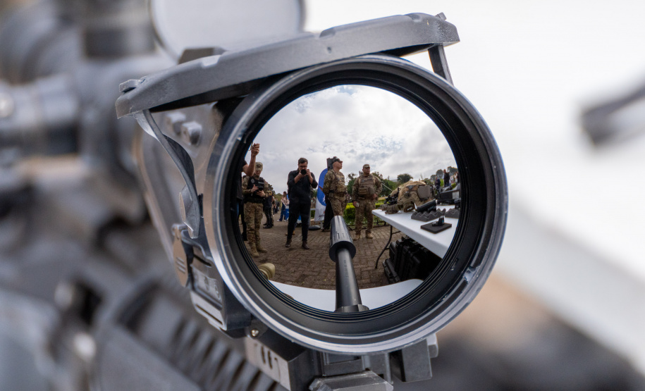 Policiais equipados: forças especiais de segurança do Paraná recebem 1,5 mil fuzis