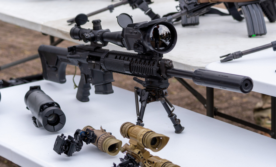 Policiais equipados: forças especiais de segurança do Paraná recebem 1,5 mil fuzis