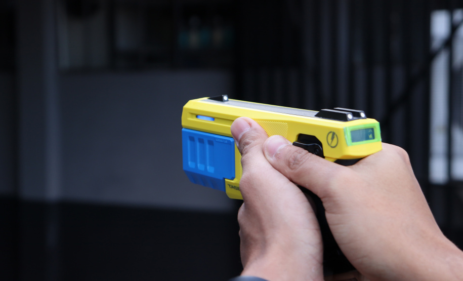 Polícia Militar do Paraná começa a utilizar Tasers em operações nas ruas