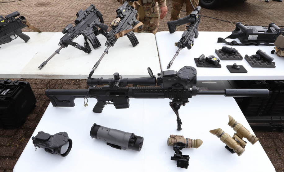 Policiais equipados: forças especiais de segurança do Paraná recebem 1,5 mil fuzis