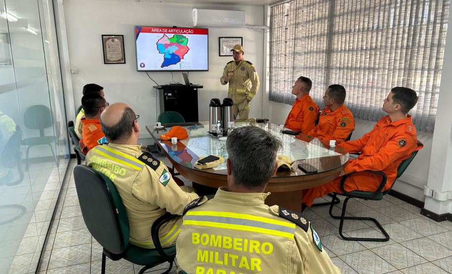 Corpo de Bombeiros do Paraná recebe visita técnica de comitiva de bombeiros do Mato Grosso do Sul