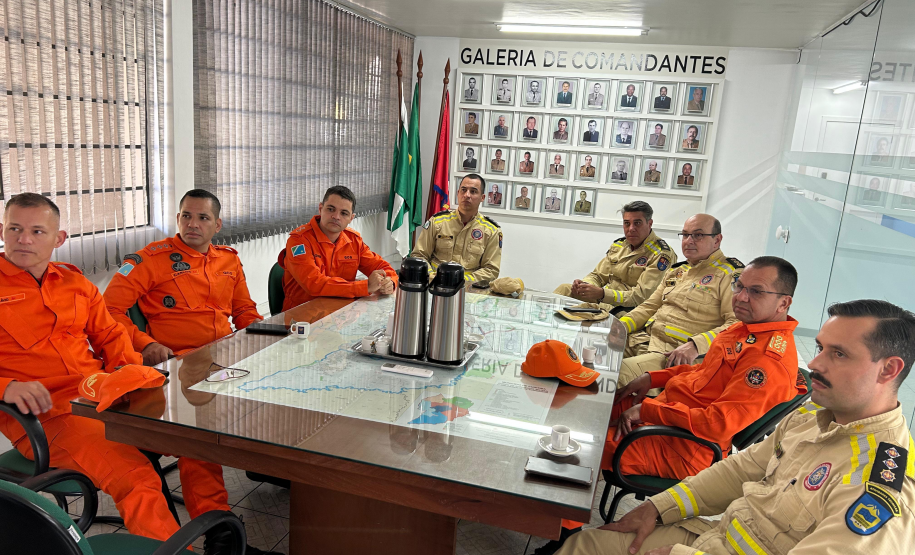 Corpo de Bombeiros do Paraná recebe visita técnica de comitiva de bombeiros do Mato Grosso do Sul