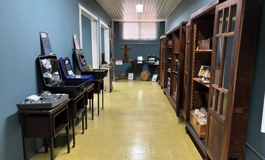 Museu Paranaense de Ciências Forenses reabre no Centro de Curitiba com acervo histórico