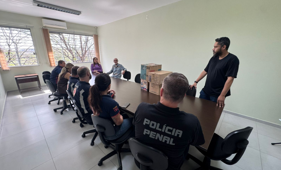 Pessoas privadas de liberdade fazem polvinhos de crochê para crianças atendidas pelo Samu