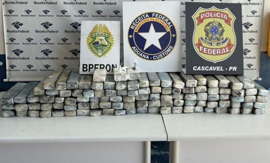 Em Toledo, PMPR prende duas mulheres e apreende tira 83,5 quilos de maconha