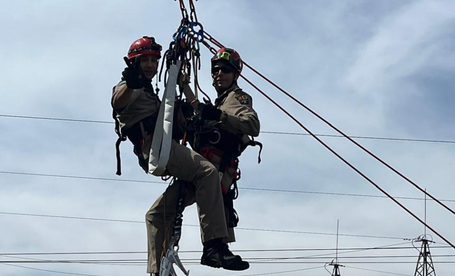 Corpo de Bombeiros forma 21 integrantes para atuar com resgate nas alturas