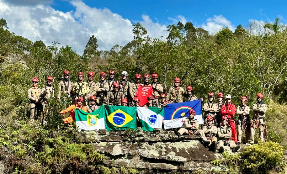 Corpo de Bombeiros forma 21 integrantes para atuar com resgate nas alturas