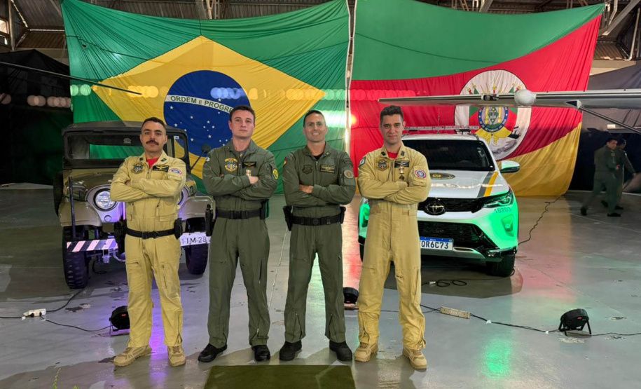 Militares do Paraná recebem medalhas por salvamentos no Rio Grande do Sul em 2024