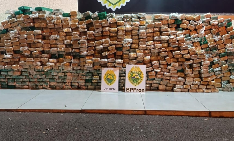 PMPR apreende 751 quilos de maconha em fundo falso de caminhão em Francisco Beltrão