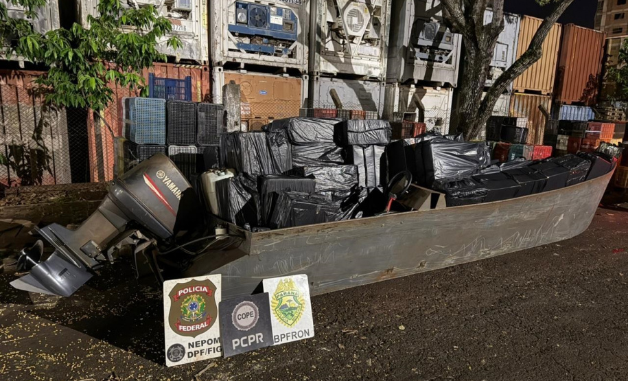 PMPR, PCPR e PF apreendem embarcação com cigarros contrabandeados em São Miguel do Iguaçu