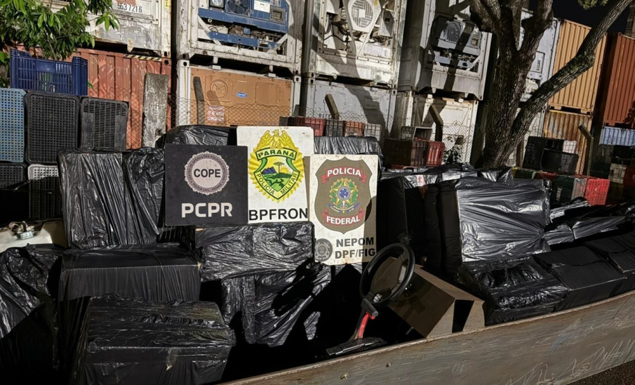 PMPR, PCPR e PF apreendem embarcação com cigarros contrabandeados em São Miguel do Iguaçu