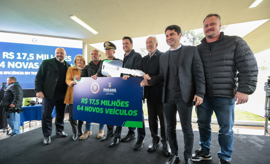Governo do Paraná inaugura Escola Superior de Bombeiro Militar e entrega 64 novas viaturas na comemoração dos 113 anos da corporação