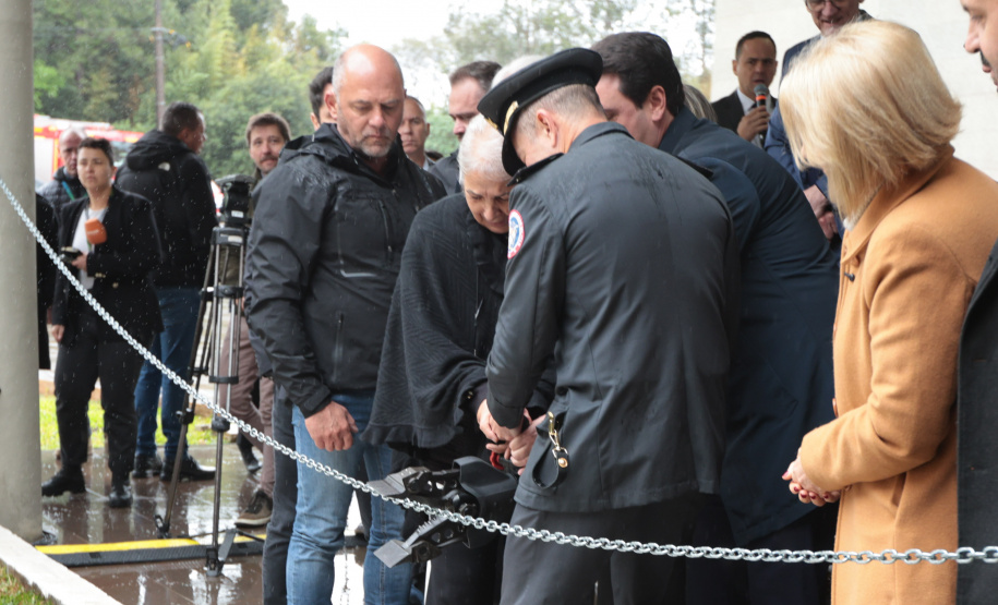 Governo do Paraná inaugura Escola Superior de Bombeiro Militar e entrega 64 novas viaturas na comemoração dos 113 anos da corporação