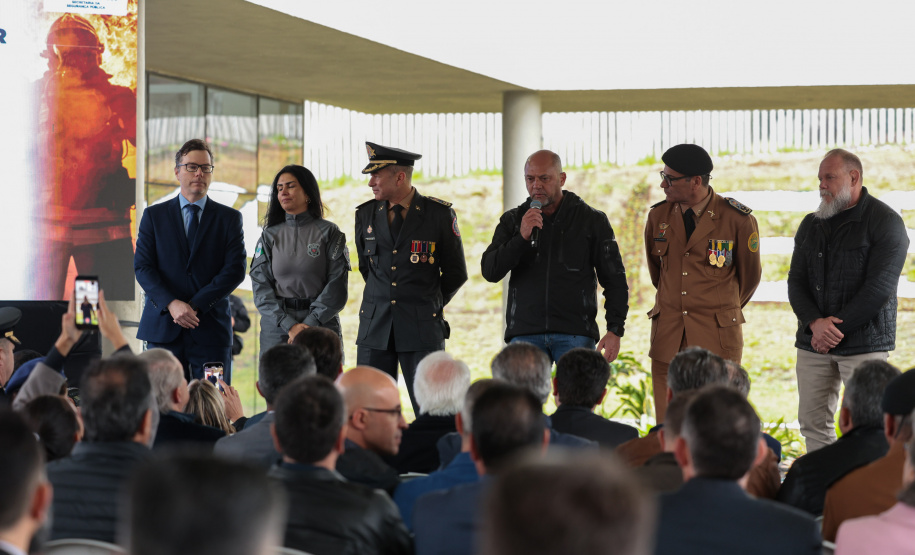 Governo do Paraná inaugura Escola Superior de Bombeiro Militar e entrega 64 novas viaturas na comemoração dos 113 anos da corporação