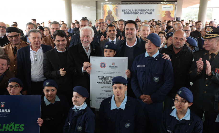 Governo do Paraná inaugura Escola Superior de Bombeiro Militar e entrega 64 novas viaturas na comemoração dos 113 anos da corporação