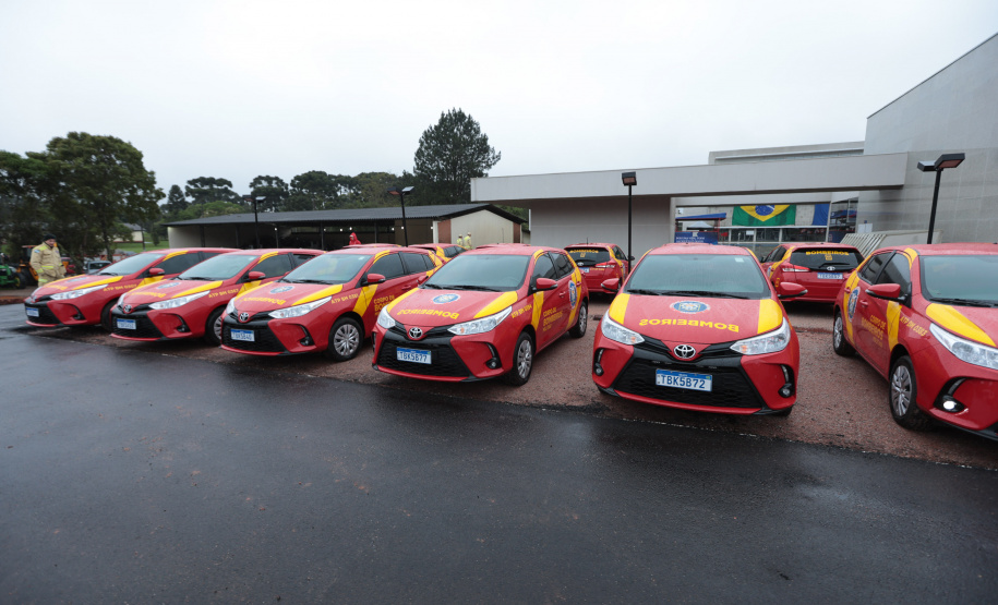 Governo do Paraná inaugura Escola Superior de Bombeiro Militar e entrega 64 novas viaturas na comemoração dos 113 anos da corporação