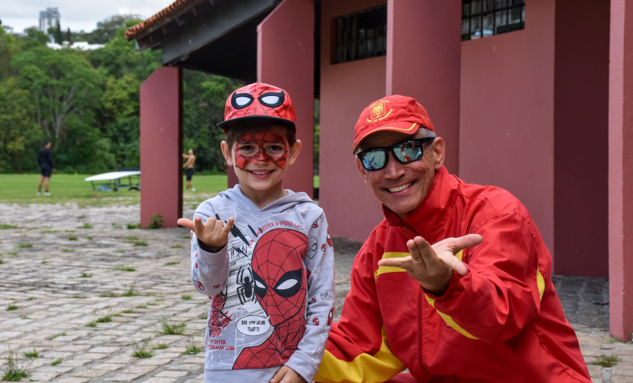 Bombeiros promovem evento para crianças em celebração aos 113 anos da corporação