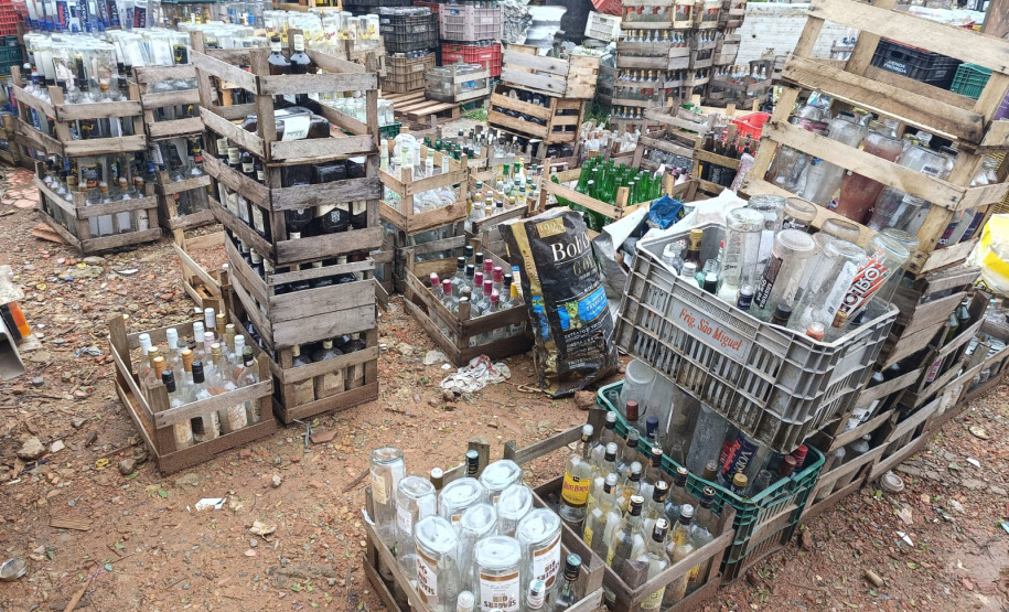 PCPR destrói 300 mil garrafas em operação contra bebidas irregulares em Curitiba e RMC