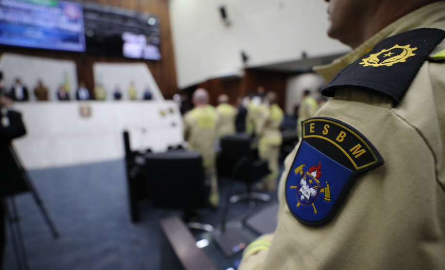 Corpo de Bombeiros Militar do Paraná recebe homenagem da Assembleia Legislativa pelos 113 anos de atuação