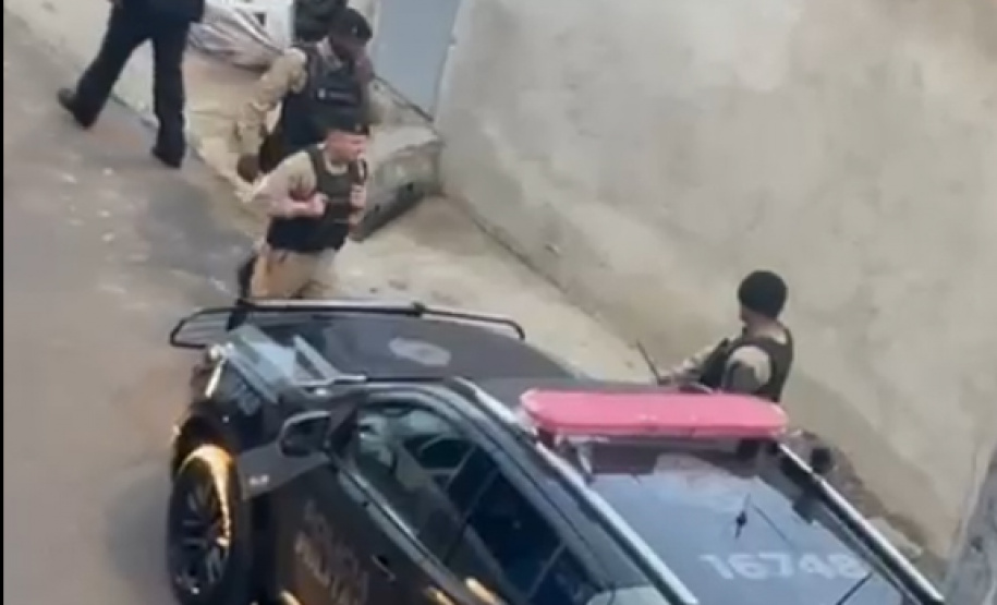 PCPR faz operação contra o tráfico de drogas no bairro Parolin, em Curitiba