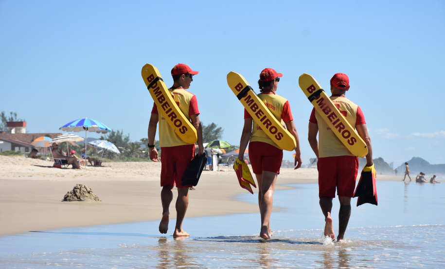 Decreto do Governo do Paraná aumenta diária e valoriza atuação dos guarda-vidas civis