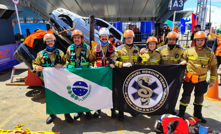 Bombeiros do 4º BBM, de Cascavel, vencem o 7º Desafio Nacional de Salvamento Veicular.