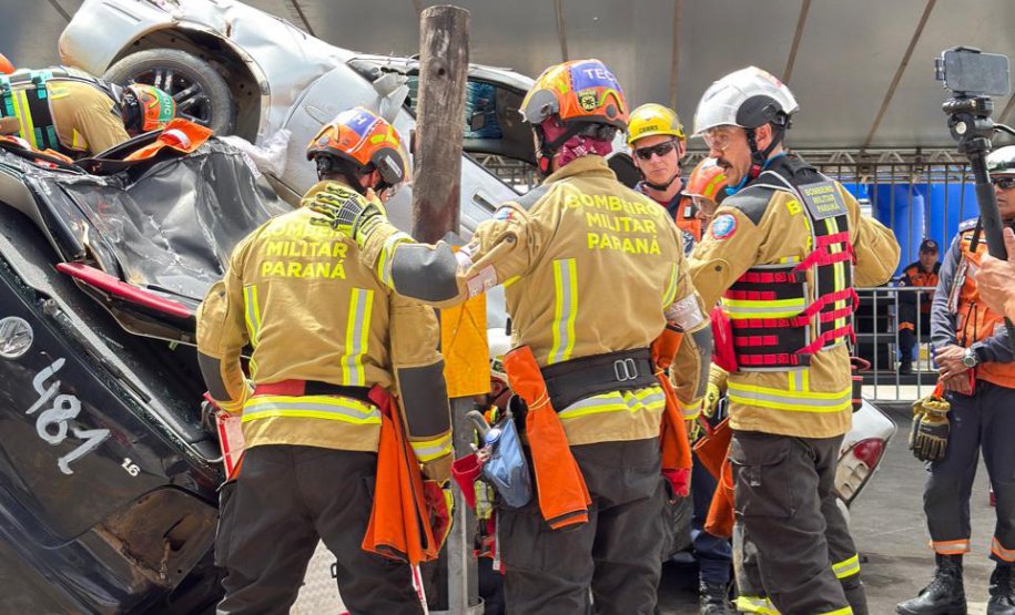 Bombeiros do 4º BBM, de Cascavel, vencem o 7º Desafio Nacional de Salvamento Veicular.