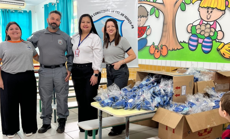 Crianças recebem mais de 4 mil bonecos feitos por pessoas privadas de liberdade