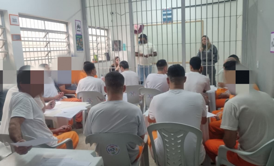 Polícia Penal do Paraná promove oficina de redação para custodiados como preparação para vestibulares e exames nacionais
