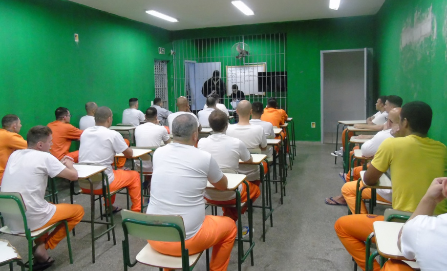 Polícia Penal do Paraná promove oficina de redação para custodiados como preparação para vestibulares e exames nacionais