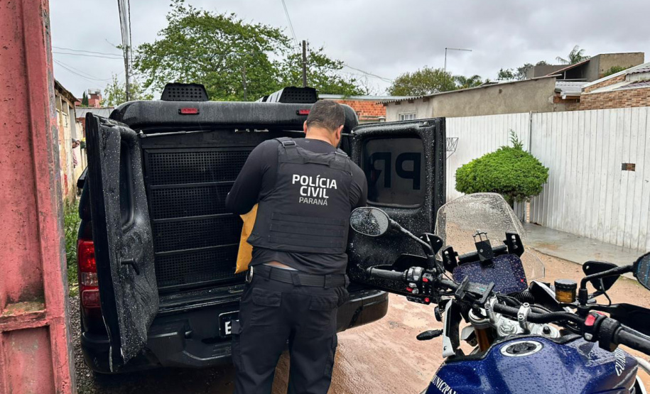 Operação prende 25 suspeitos de integrar grupo criminoso em bairro de Curitiba