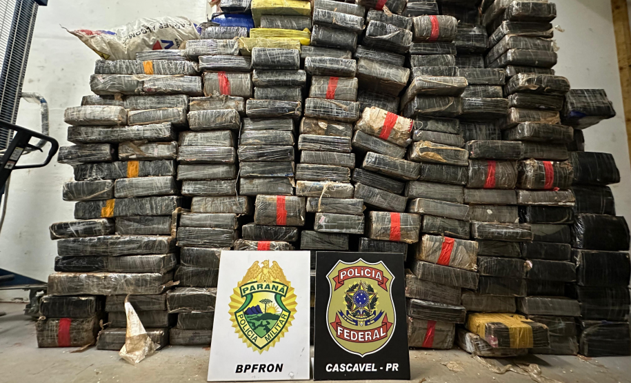 PMPR apreende mais de 2 toneladas de maconha escondidas em carga de soja em Toledo