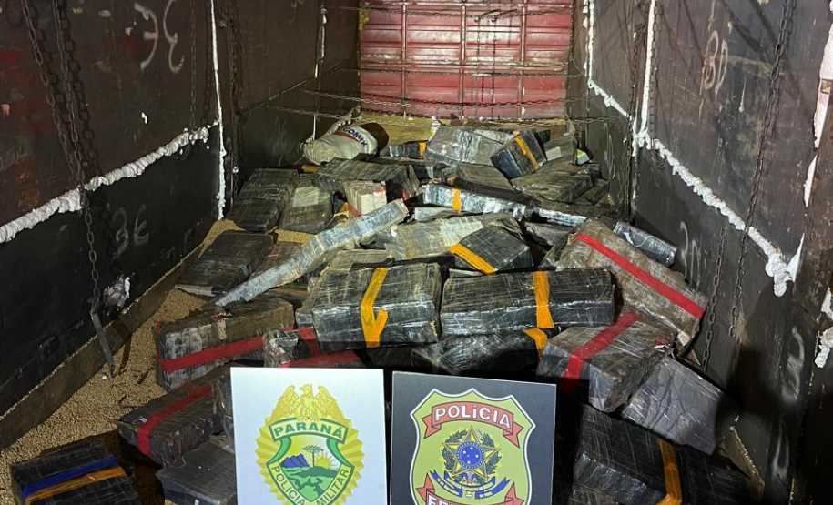 PMPR apreende mais de 2 toneladas de maconha escondidas em carga de soja em Toledo