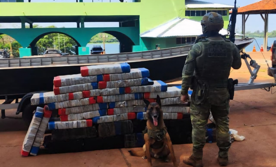 PMPR apreende embarcação com mais de 440 quilos de maconha no Lago de Itaipu