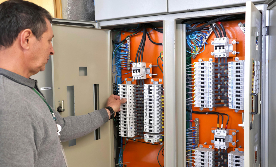 Corpo de Bombeiros alerta para riscos de choques elétricos e orienta sobre segurança