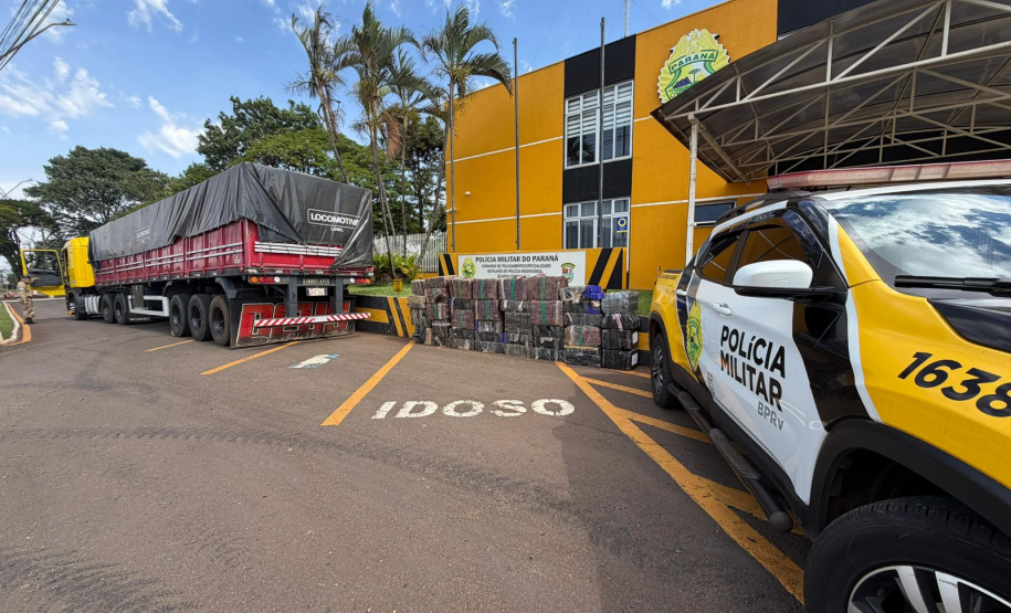 PMPR apreende uma tonelada de maconha escondida em carga de arroz na PR-317