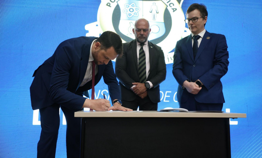 Com foco na eficiência, novo diretor-geral da Polícia Científica do Paraná assume o cargo