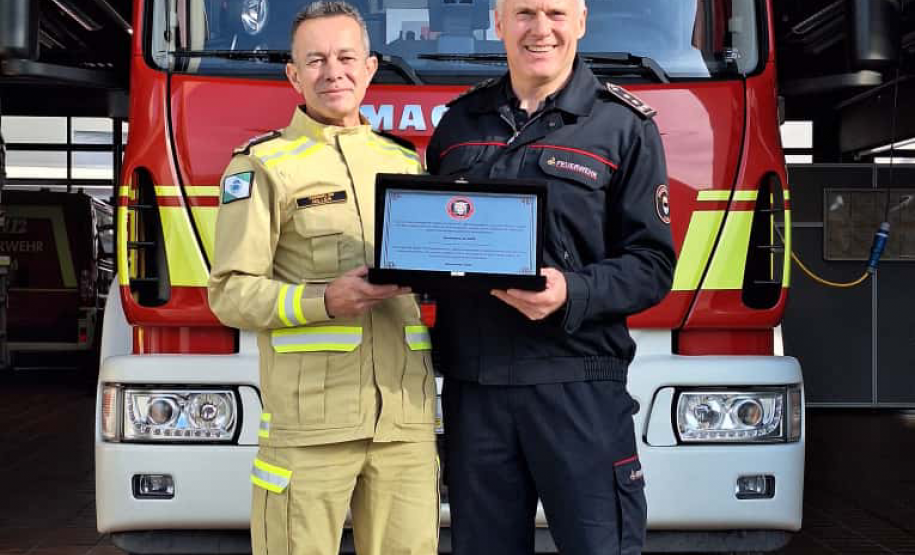 Comitiva do Corpo de Bombeiros do Paraná realiza visita técnica a fábricas na Alemanha e Áustria