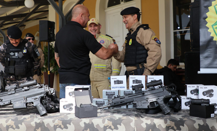 Novas viaturas, equipamentos e fuzis: Estado reforça segurança nos Campos Gerais e Centro-Sul